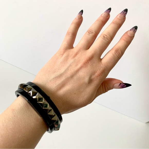 Betsey Johnson studded bangle watch with box - Picture 7 of 7